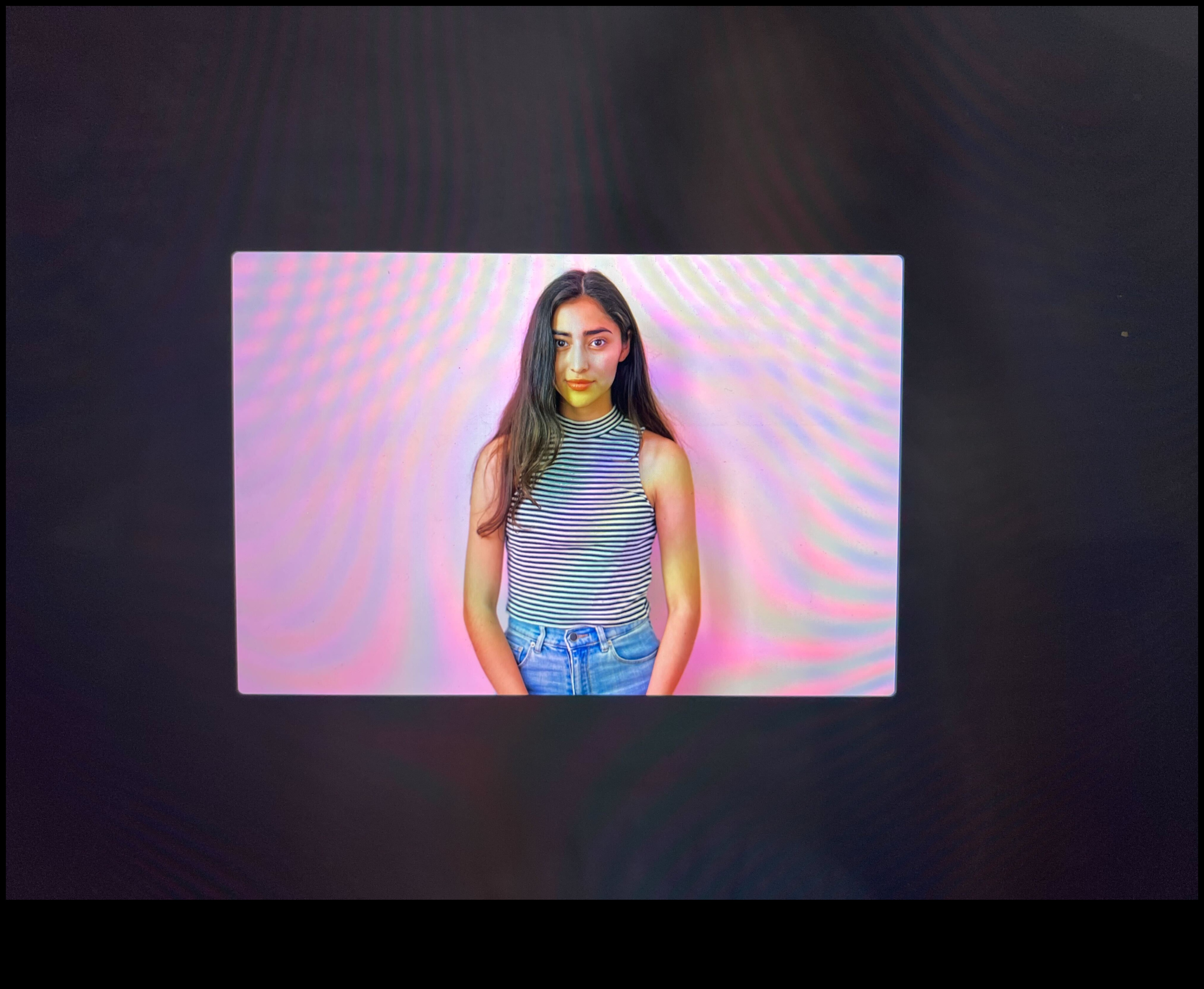 Οι ιριδίζουσες ψευδαισθήσεις αποτυπώνουν τη μαγεία του φωτός με αυτές τις 7 τεχνικές 3 Iridescent Illusions: Mastering Techniques for Unique and Shimmering Shots