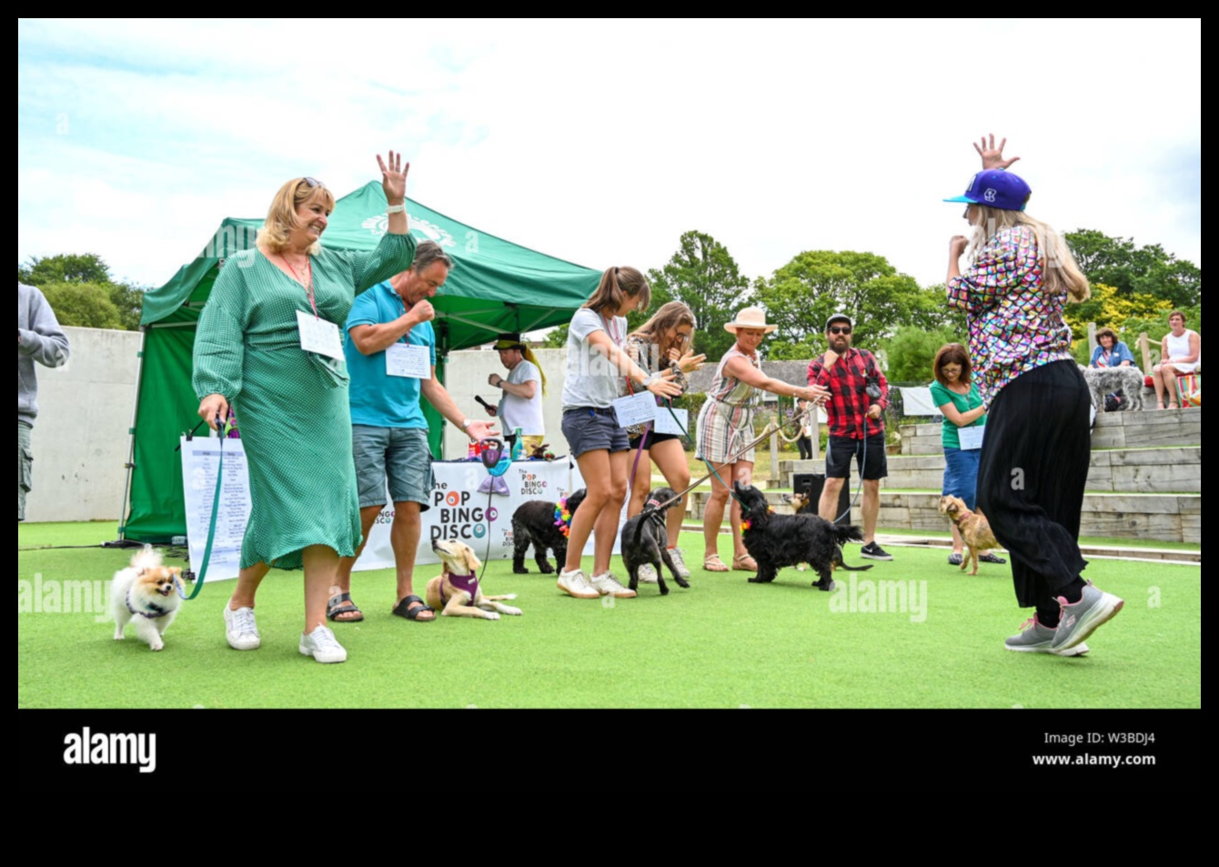 Doggy Disco Dancing Fun για σκύλους και ιδιοκτήτες 1 Doggy Disco: Χορευτική διασκέδαση για σκύλους και ιδιοκτήτες